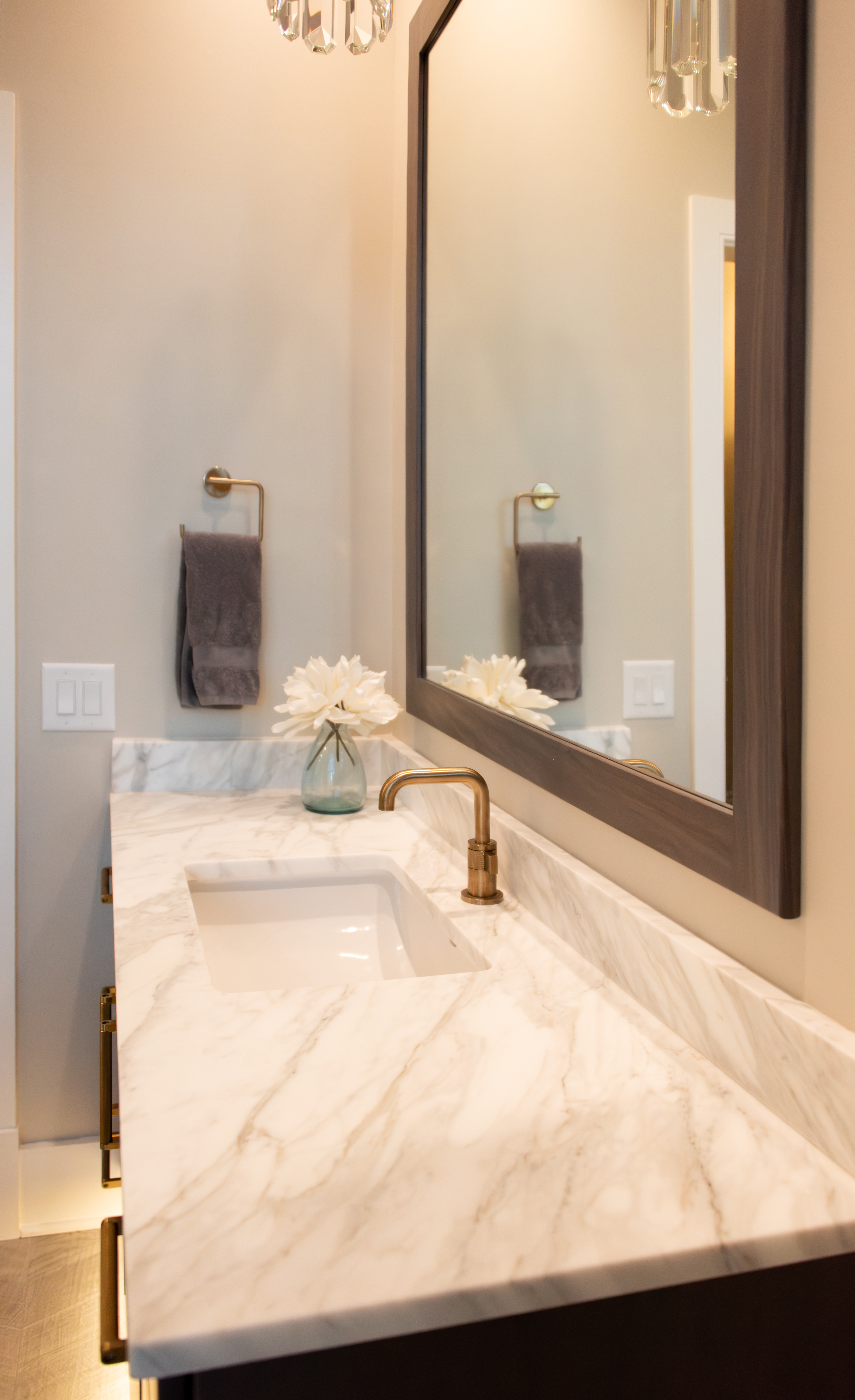 Cultured marble bathroom vanity