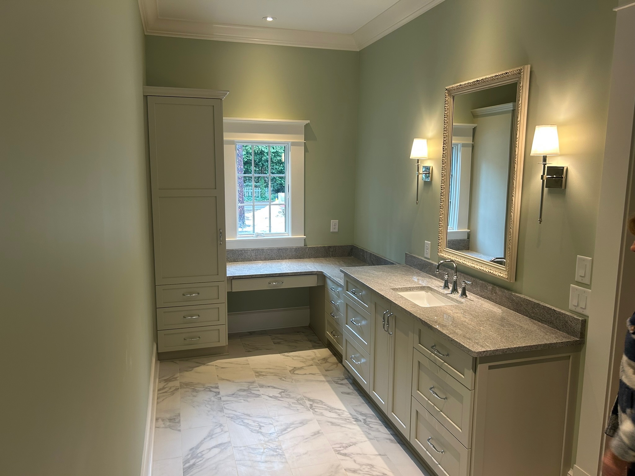 Cream bathroom granite design